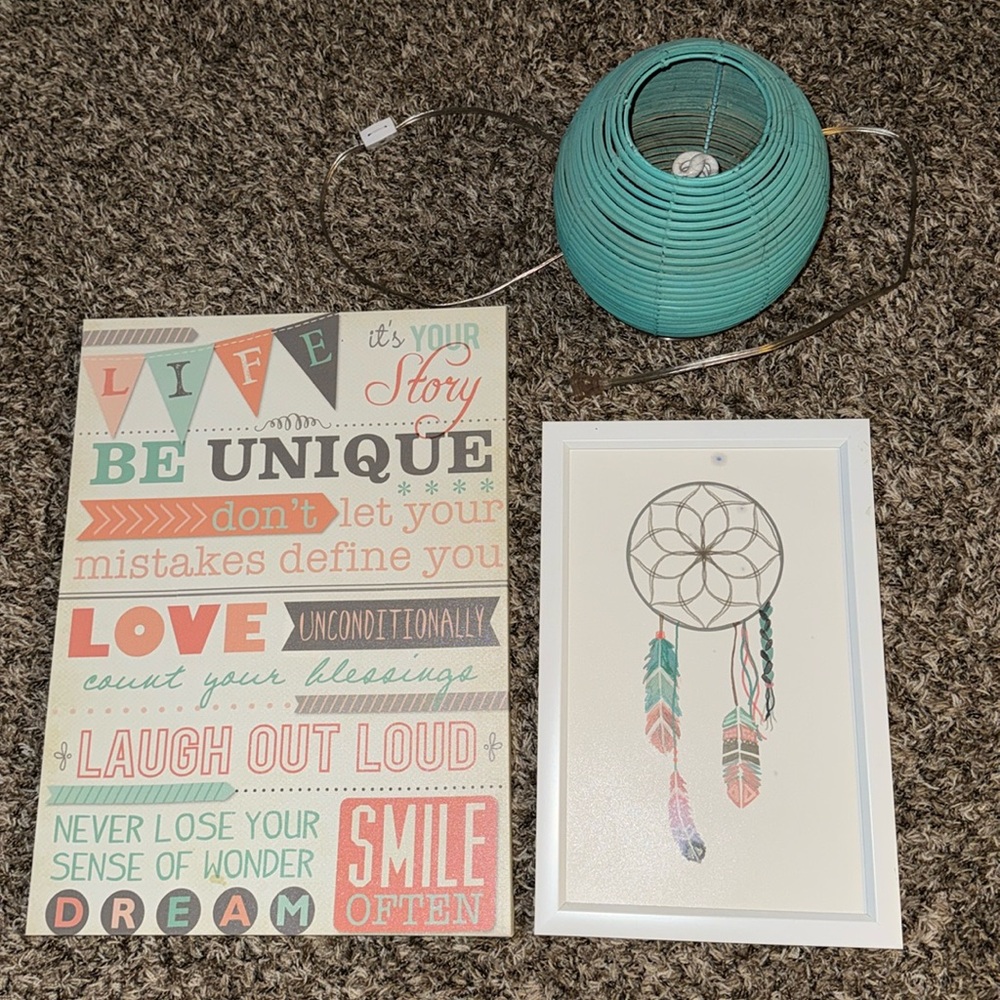 set of 3, 2 pictures, 1 lamp